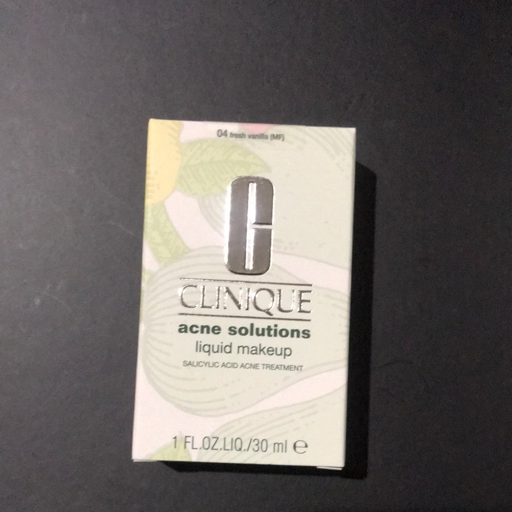 Clinique Acne Solutions Liquid Makeup - Fresh Vanilla
